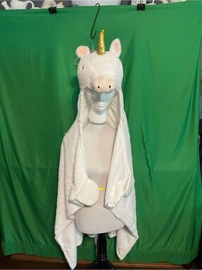 Pillowfort White Unicorn Hooded Kids hooded blanket with Gold Horn